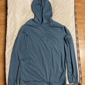 Mens Medium KUHL Lightweight long Sleeve Hoodie with Thumb Holes
